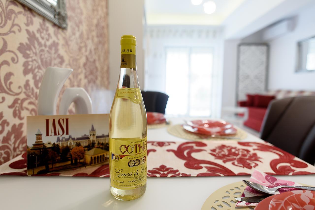 Carla'S Apartment, Airport & Train Station Shuttle 雅西 外观 照片