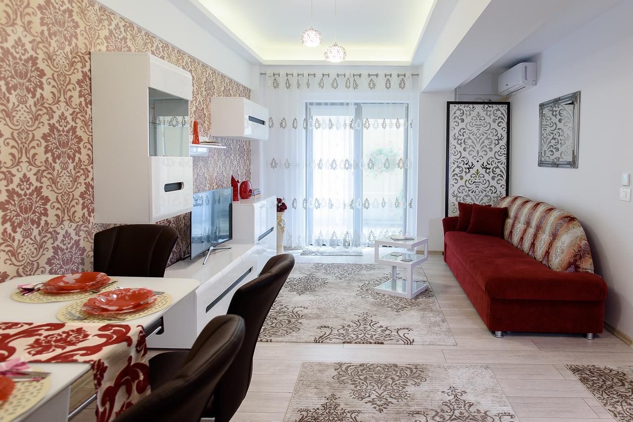 Carla'S Apartment, Airport & Train Station Shuttle 雅西 外观 照片
