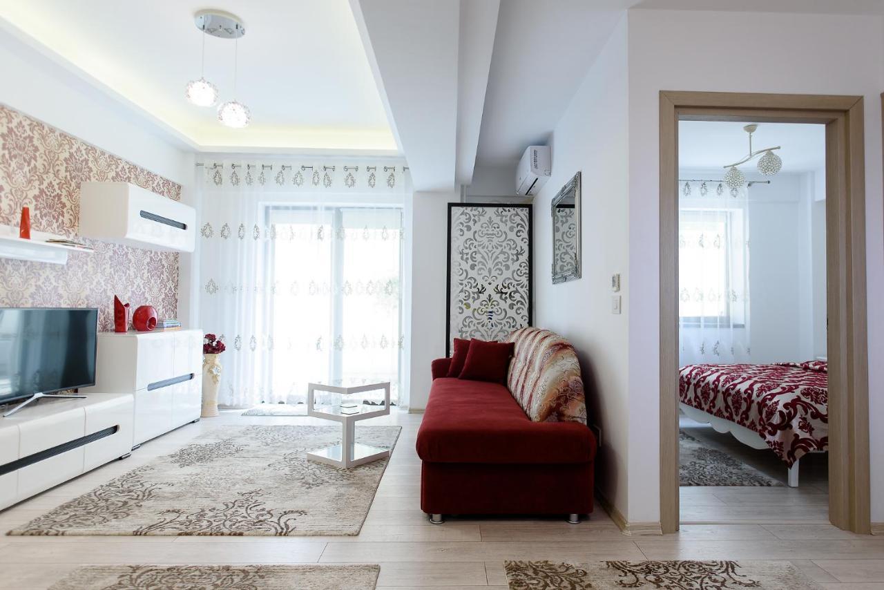 Carla'S Apartment, Airport & Train Station Shuttle 雅西 外观 照片