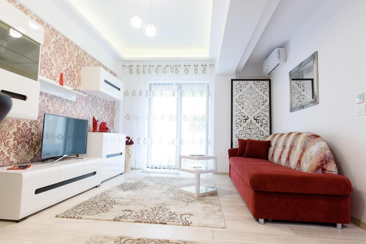 Carla'S Apartment, Airport & Train Station Shuttle 雅西 外观 照片
