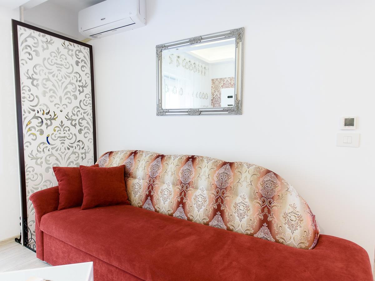 Carla'S Apartment, Airport & Train Station Shuttle 雅西 外观 照片